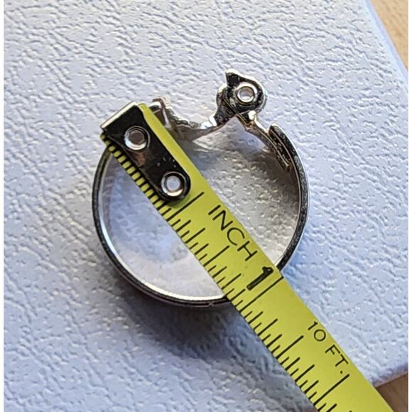 Vintage Monet Hoop Earrings Silver Tone Textured Etched Clip On 1970s Mod Style - Picture 8 of 8